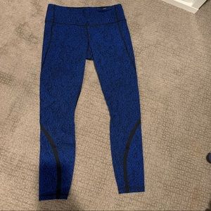 Blue patterned Lululemon leggings size 6